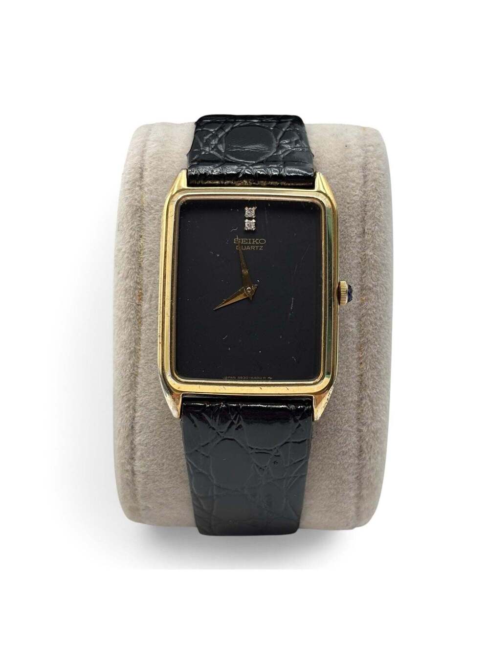 Seiko Quartz 5930-5400 Black Dial Gold Tone Watch | 2 Diamond Markers